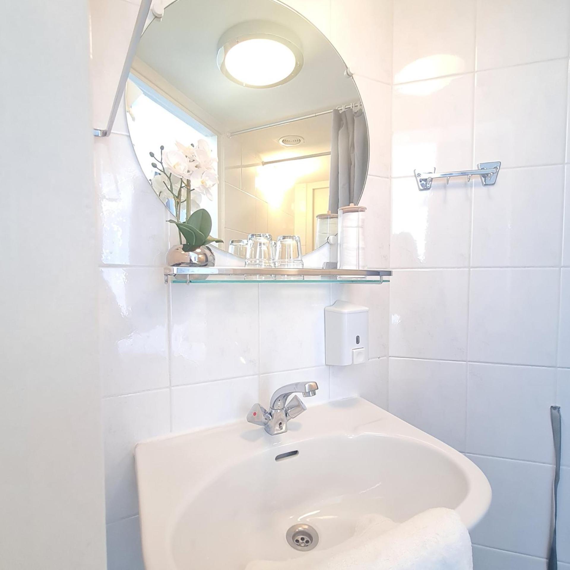 Hotel 'T Witte Huys Scheveningen Den Haag Ngoại thất bức ảnh
